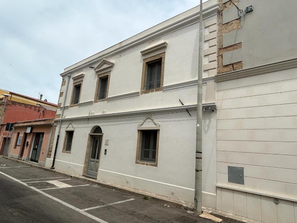 Hotel Palazzo Ma.Ri.Lu. Càbras Exterior foto
